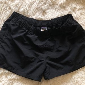 Patagonia Barerly Baggies Black Shorts XL